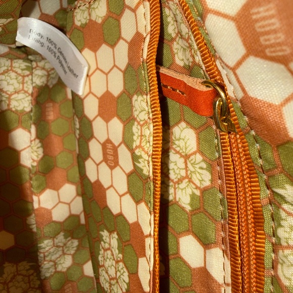 HOBO International Tan Leather Crossbody Bag - Picture 8 of 9